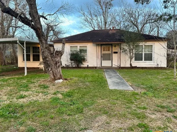 1006 Harvey Ln, Victoria, TX 77901