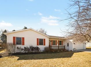 139 W Essex Dr, Saint Louis, MI 48880