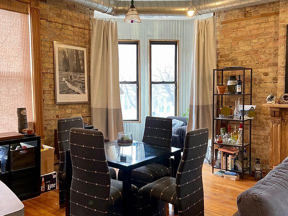 Kitchen table area