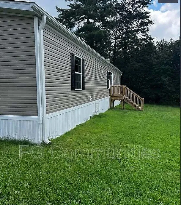 3 bed, 2.0 bath, $1,395 — Photo 3