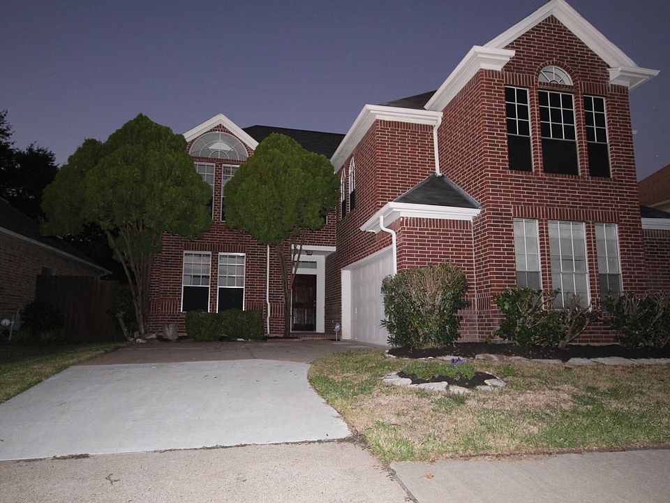 1st image of 16006 Mountain Shadows Dr