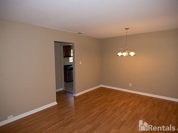 4th image of 3717 Lowry Dr