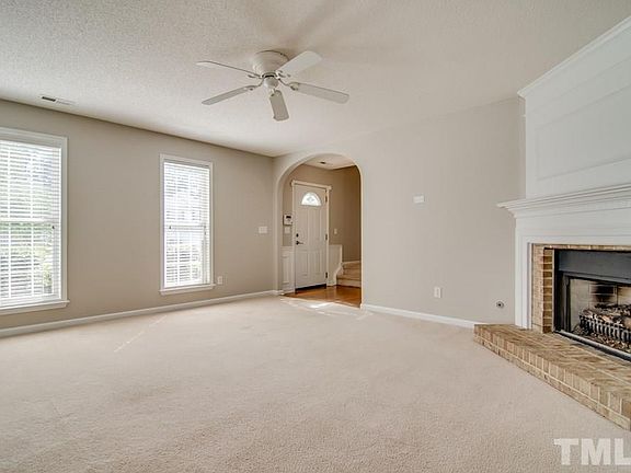 3rd image of 414 Greymist Dr