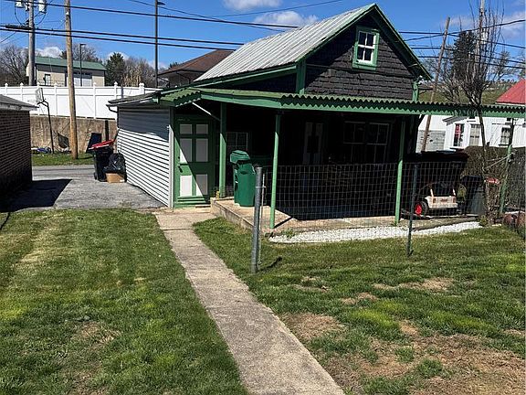 4th image of this home