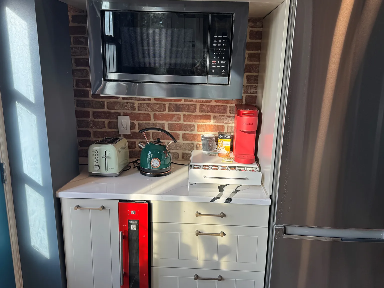 2 bed, 950 sqft, $5,900 — Photo 3