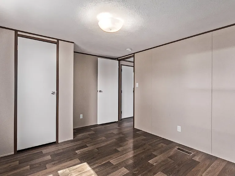 720 4th St #25 — Photo 11