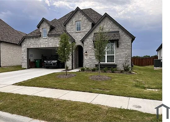 4 bed, 2337 sqft, $3,295 — Photo 1