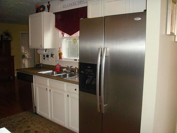 5th image of 23600 Gross Dr