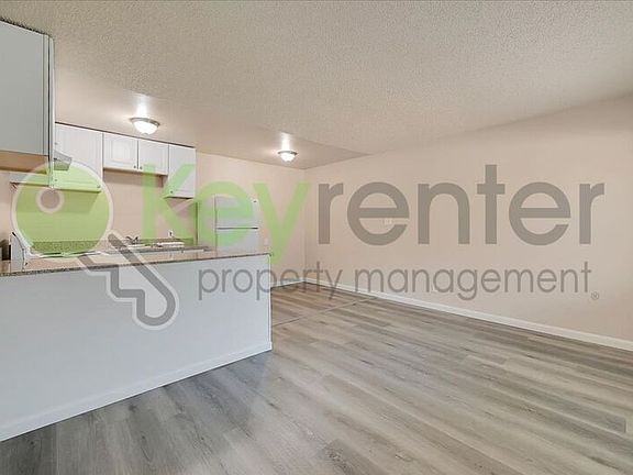 3rd image of 1065 Santiago Ave APT 2