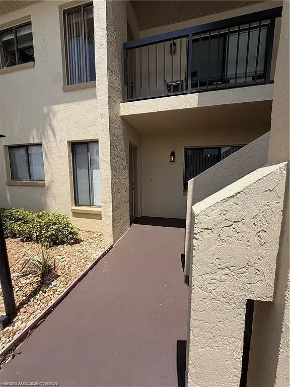 2 bed, 1089 sqft, $1,950 — Photo 1