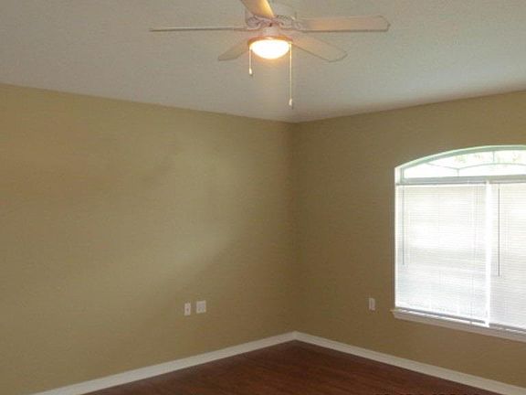 2nd image of 1471 Sturbridge Pl