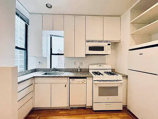 Rented by Douglas Elliman | media 4