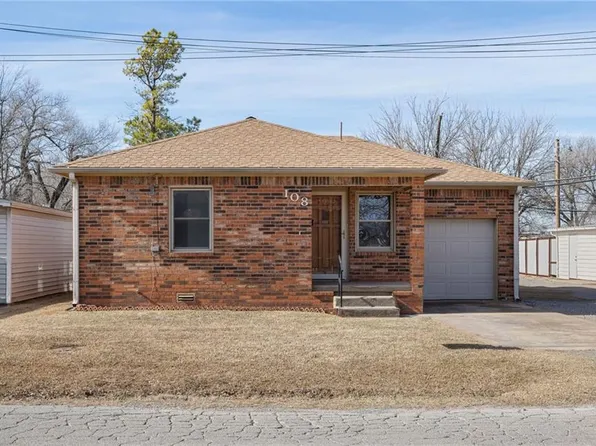 108 SW 9th St, Lindsay, OK 73052