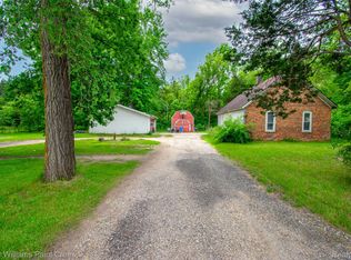 1500 E Deckerville Rd, Caro, MI 48723