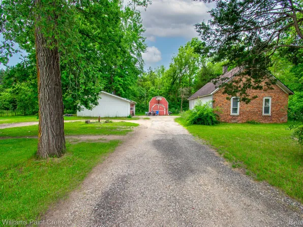1500 E Deckerville Rd, Caro, MI 48723