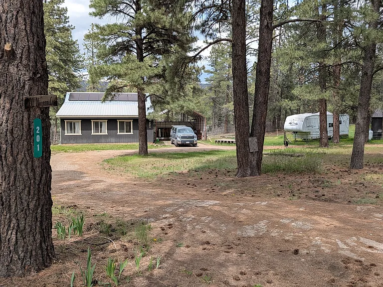 201 Nutria Cir — Photo 1