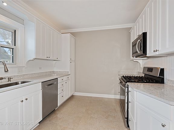 5th image of 326 N Highland Ave