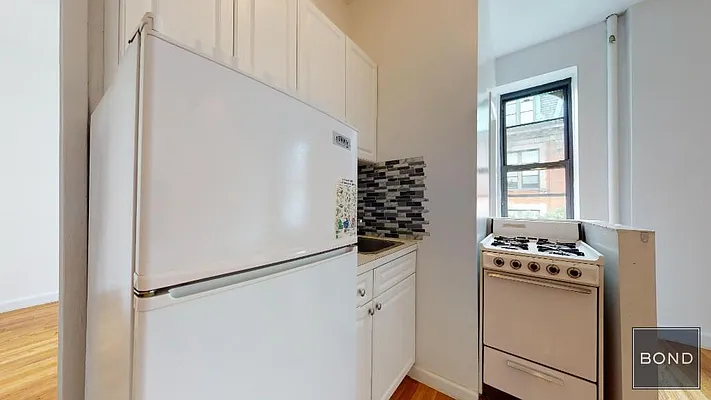 Rented by Bond New York | media 8