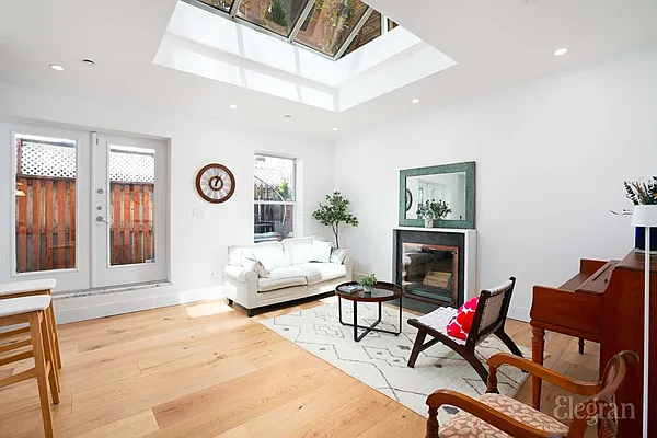 Sold by Elegran | media 32