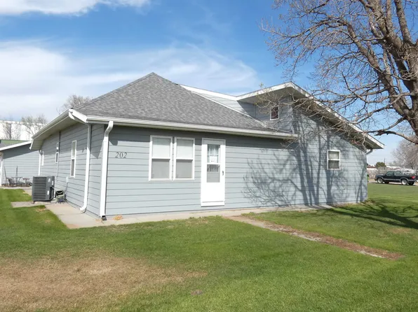 202 5th St, Gothenburg, NE 69138