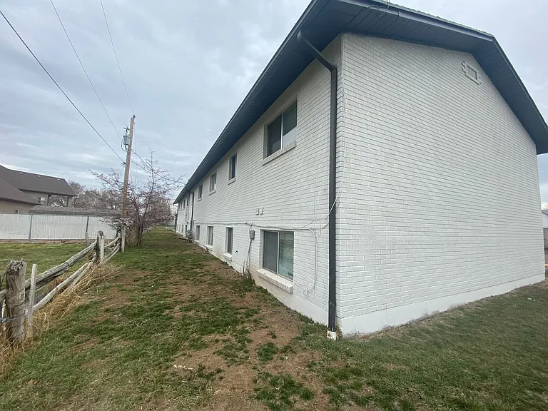 1428 W 300 N — Photo 22