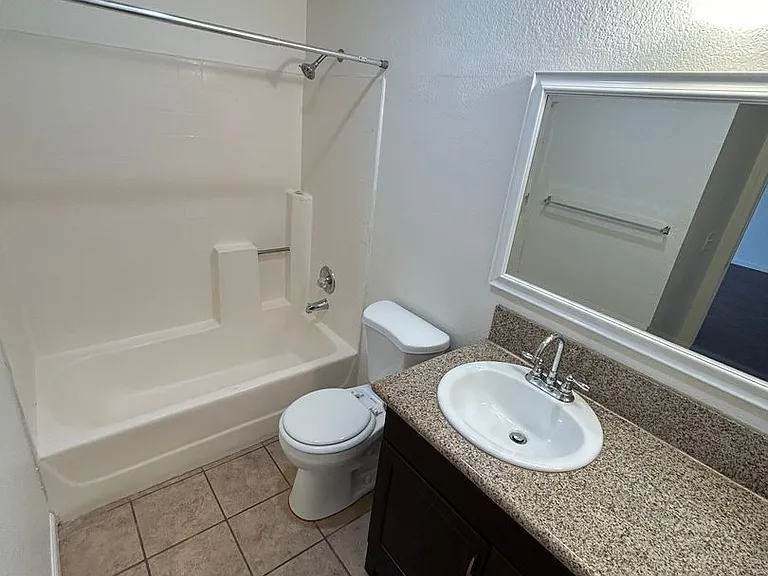 600 Emory St — Photo 12