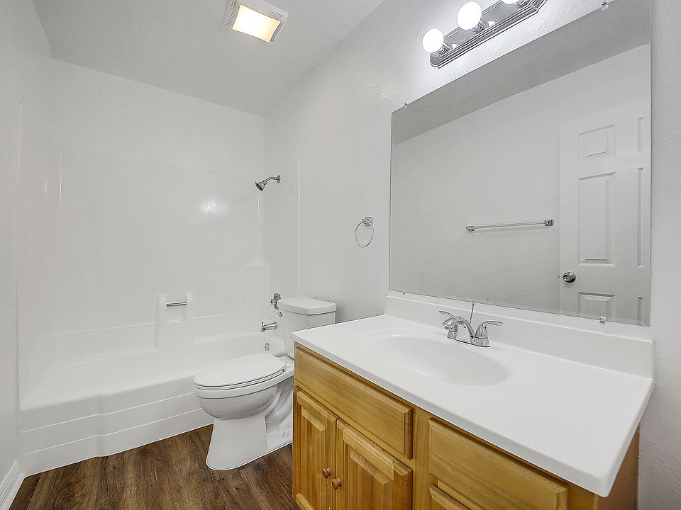 Different but similar unit. Now has new grey floors