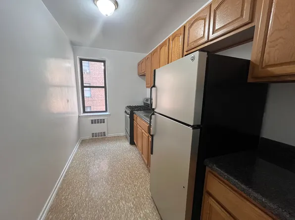 47-04 11th St #1E, Long Island City, NY 11101