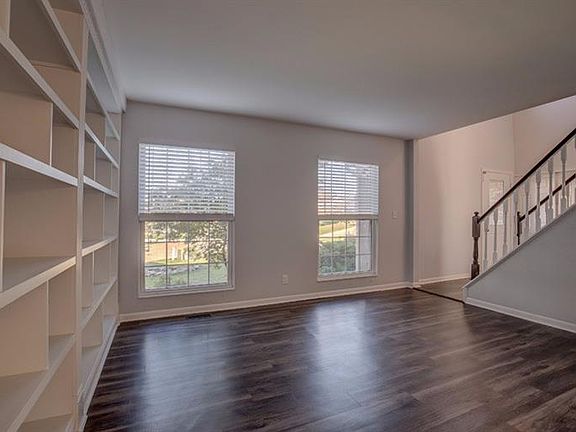 2nd image of 2176 Valleywood Ct
