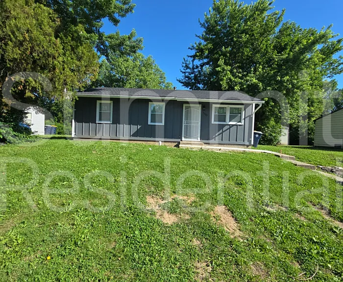 5707 E 40th St — Photo 1