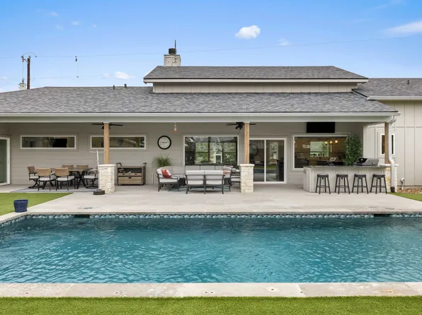 710 Pecan Lane, Cottonwood Shores, TX 78657