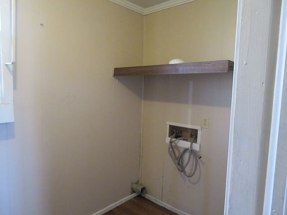 2nd image of 404 Westwood Dr