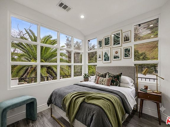 5th image of 9848 Portola Dr