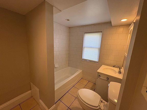 4th image of 3846 Ridge Ave APT C