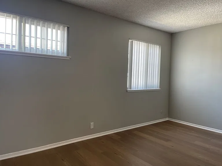 Villa Del Sol Apartments — Photo 191