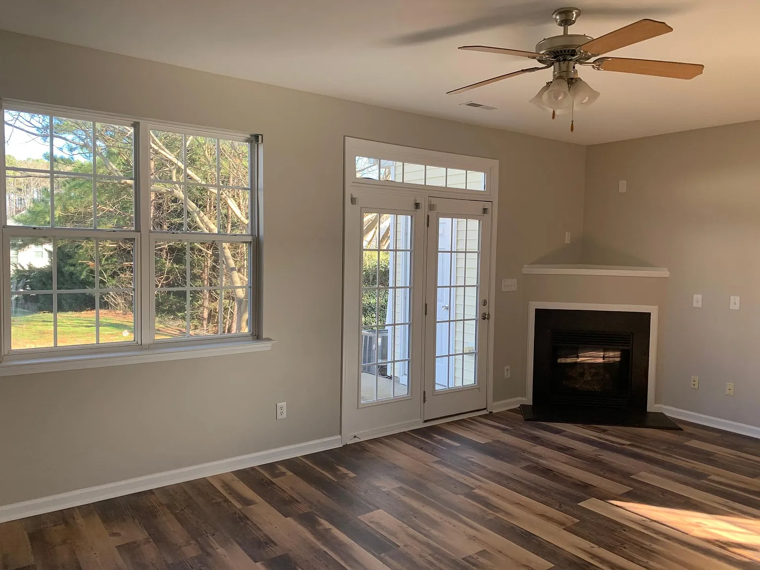 3 bed, 2.5 bath, 1559 sqft, $1,850 — Photo 4