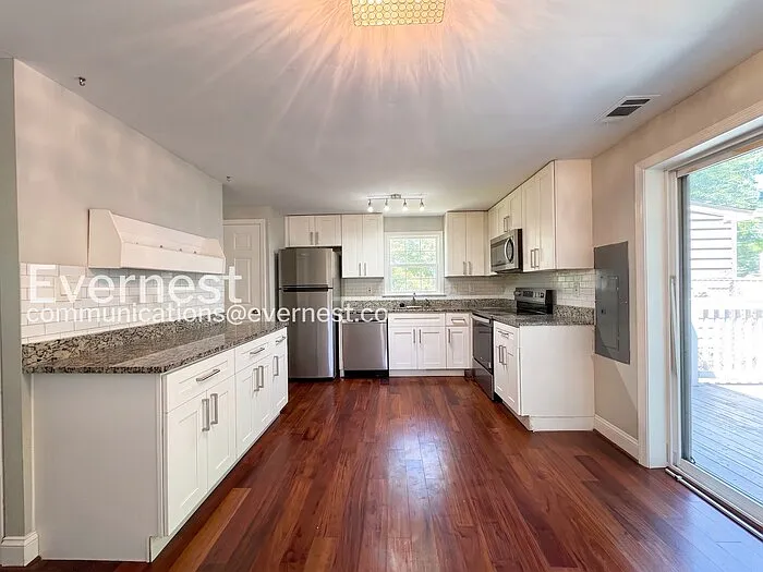 8202 Sheriff Rd — Photo 6