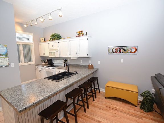 4th image of 1818 E Eagle Bay Dr