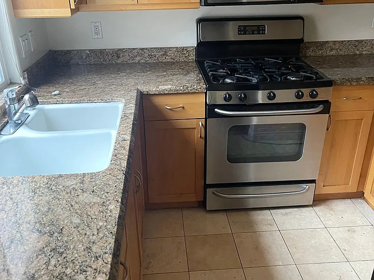 3953 Riviera Dr — Photo 8