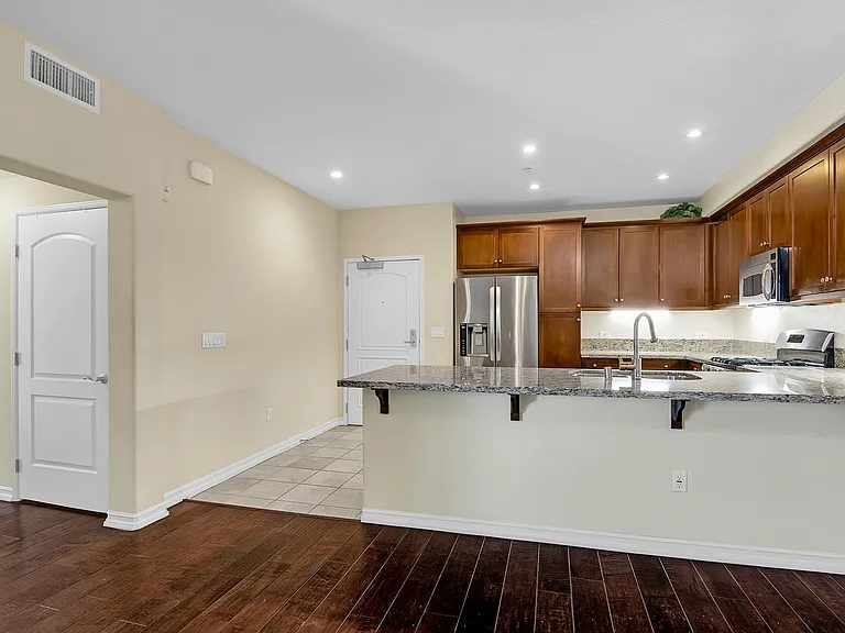 629 Traction Ave #616 — Photo 13