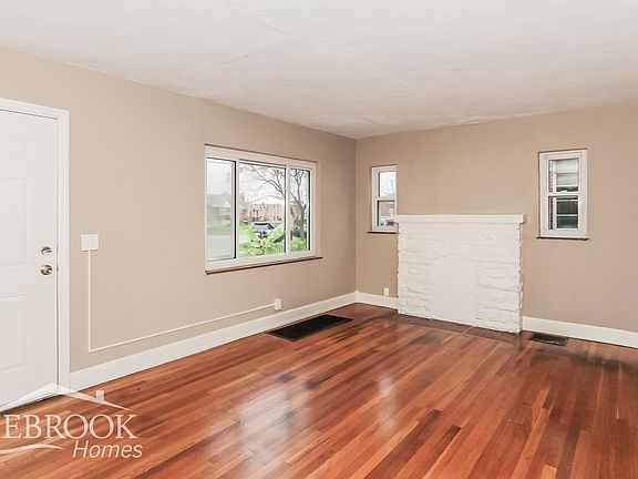 3rd image of 3184 W Tower Ave