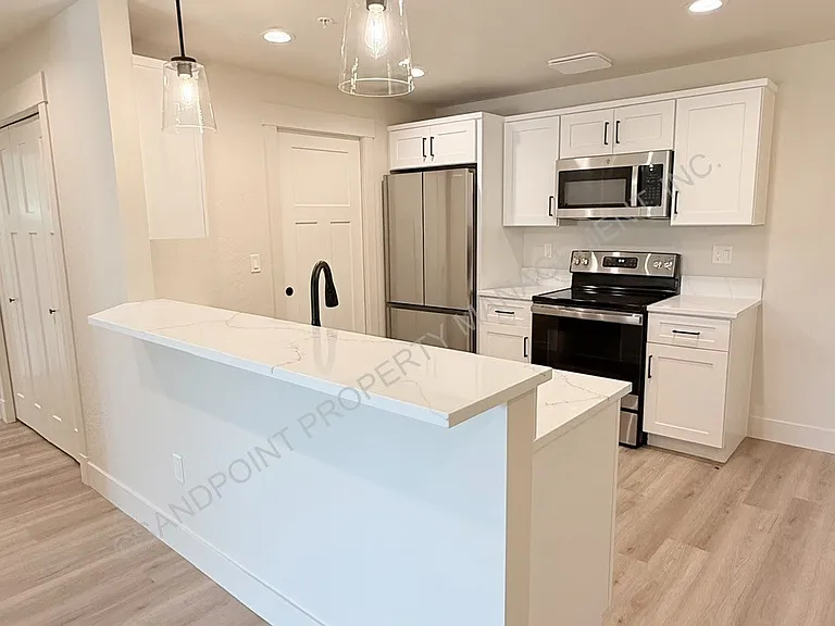 424 S Olive Ave #201 — Photo 13