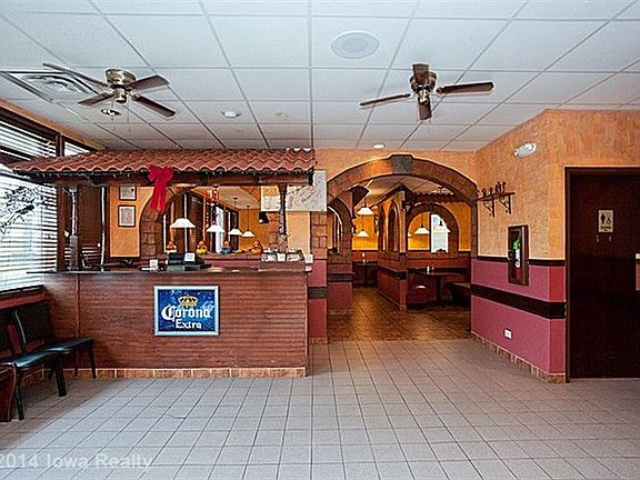 3rd image of 1303 N Jefferson Way