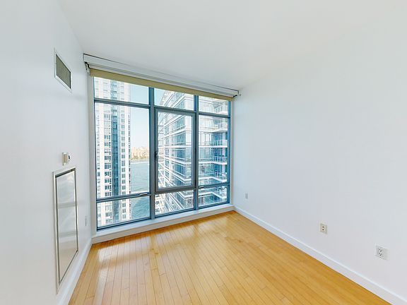 4th image of 1 Northside Piers APT 23B