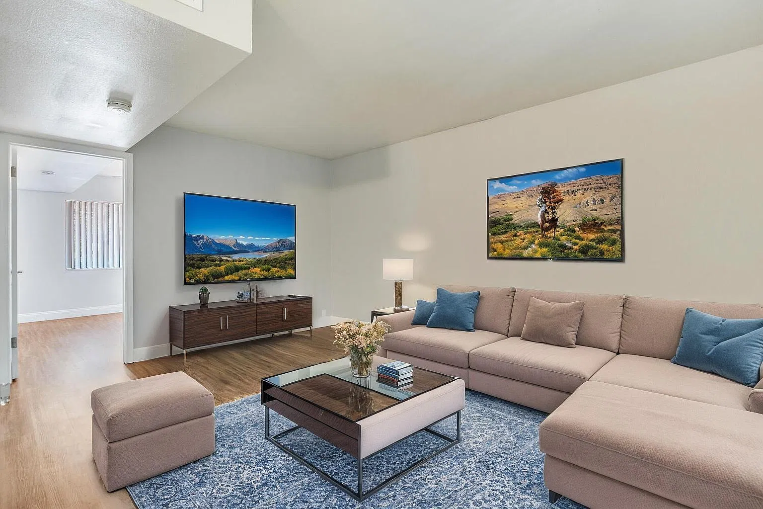 Chateau Apartments — Photo 2