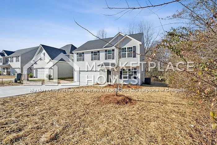 4 bed, 2.5 bath, 1762 sqft, $1,895 — Photo 2