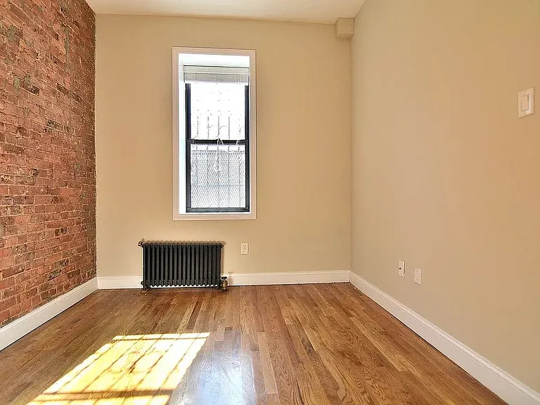 607 Gates Ave #1A — Photo 3