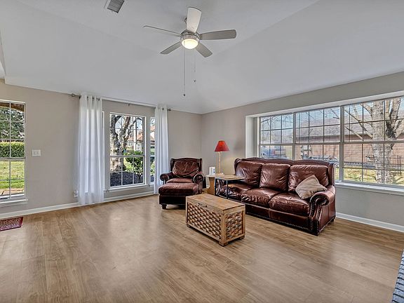 5th image of 121 Tedder Blvd