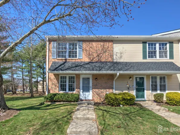 302 Palombi Ct, East Brunswick, NJ 08816