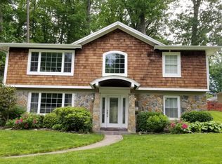 5620 Ravenel Ln, Springfield, VA 22151